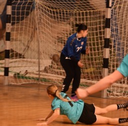 Au cedat în fața liderului