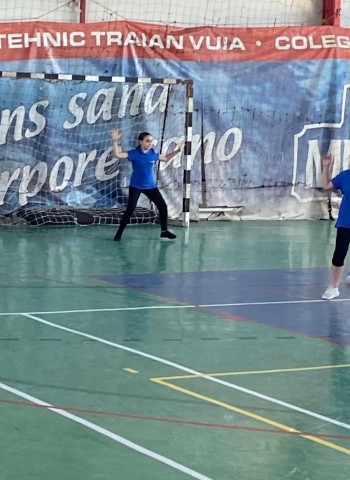 Au sărbătorit Ziua copilului prin handbal